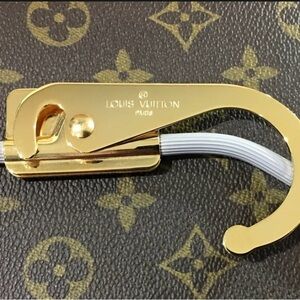 💛💛Set of 2 hangers retractable 💛💛